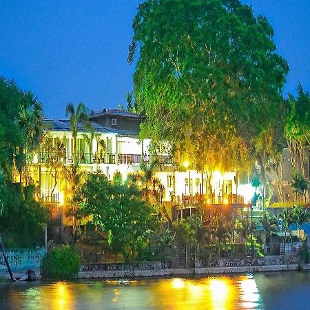 Lake Wind Hotel Tissamaharama Exterior photo