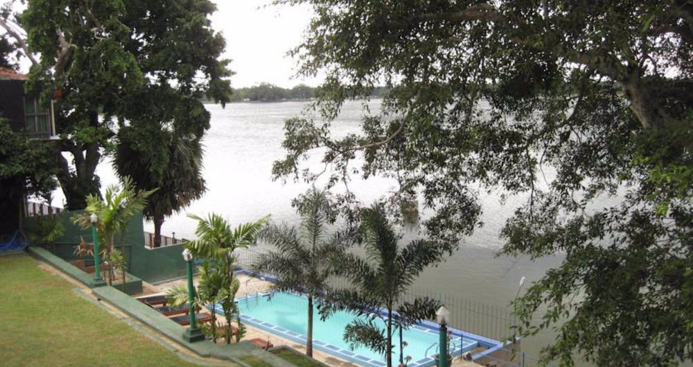 Lake Wind Hotel Tissamaharama Exterior photo